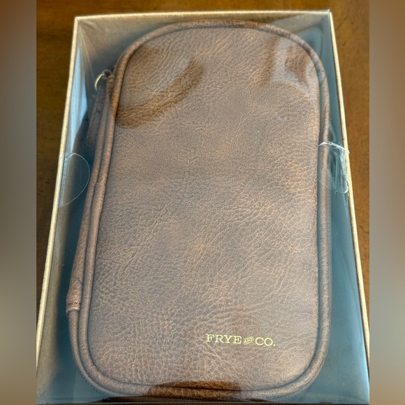 Frye and Co. vintage cognac vegan leather tech storage case 2 NIB - Picture 3 of 4